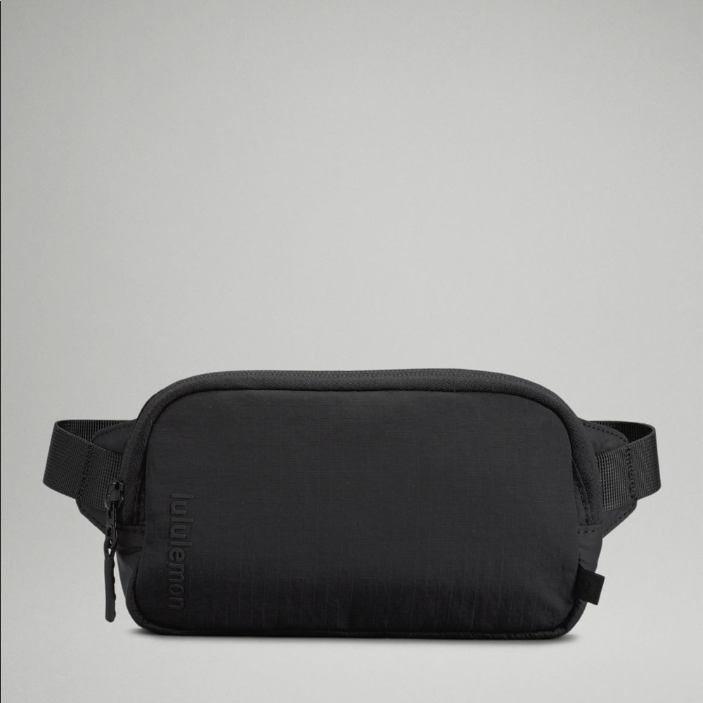 Lululemon mini belt bag